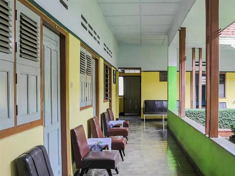 Oyo Life 1708 Hotel Budi Famili 1 Syariah Ciamis Экстерьер фото