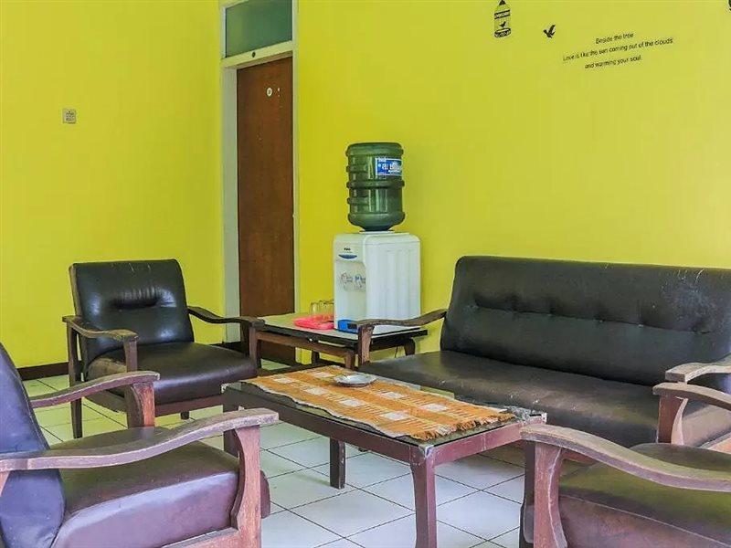 Oyo Life 1708 Hotel Budi Famili 1 Syariah Ciamis Экстерьер фото