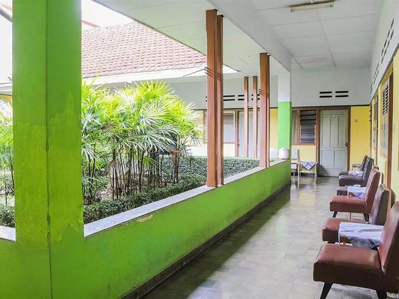 Oyo Life 1708 Hotel Budi Famili 1 Syariah Ciamis Экстерьер фото