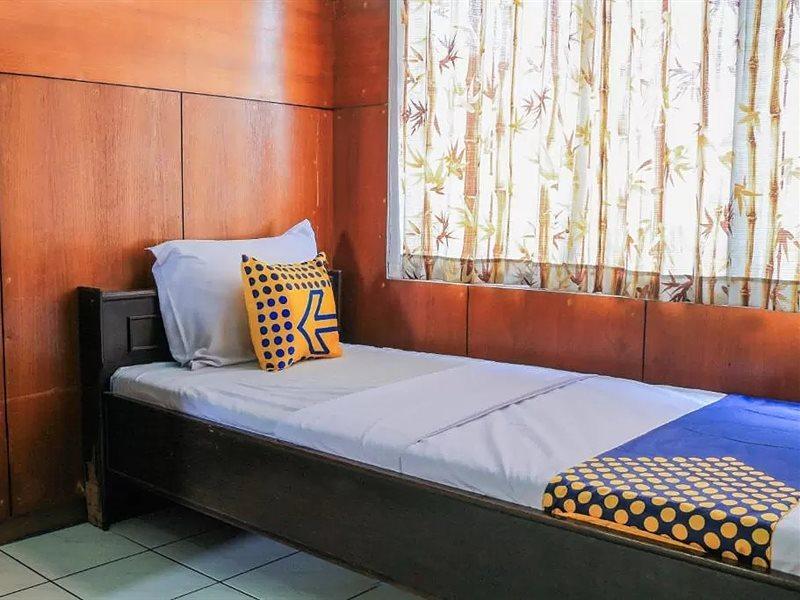 Oyo Life 1708 Hotel Budi Famili 1 Syariah Ciamis Экстерьер фото