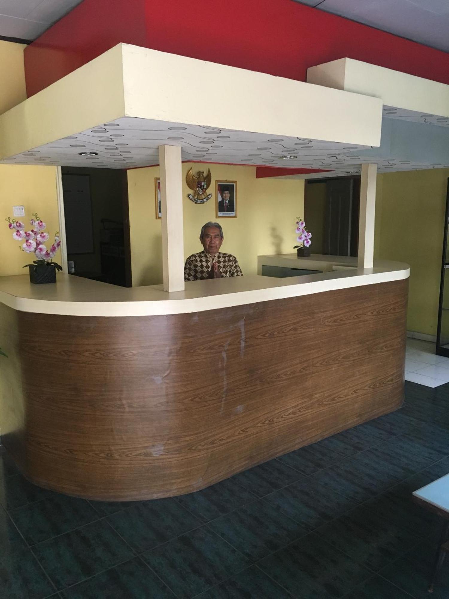 Oyo Life 1708 Hotel Budi Famili 1 Syariah Ciamis Экстерьер фото