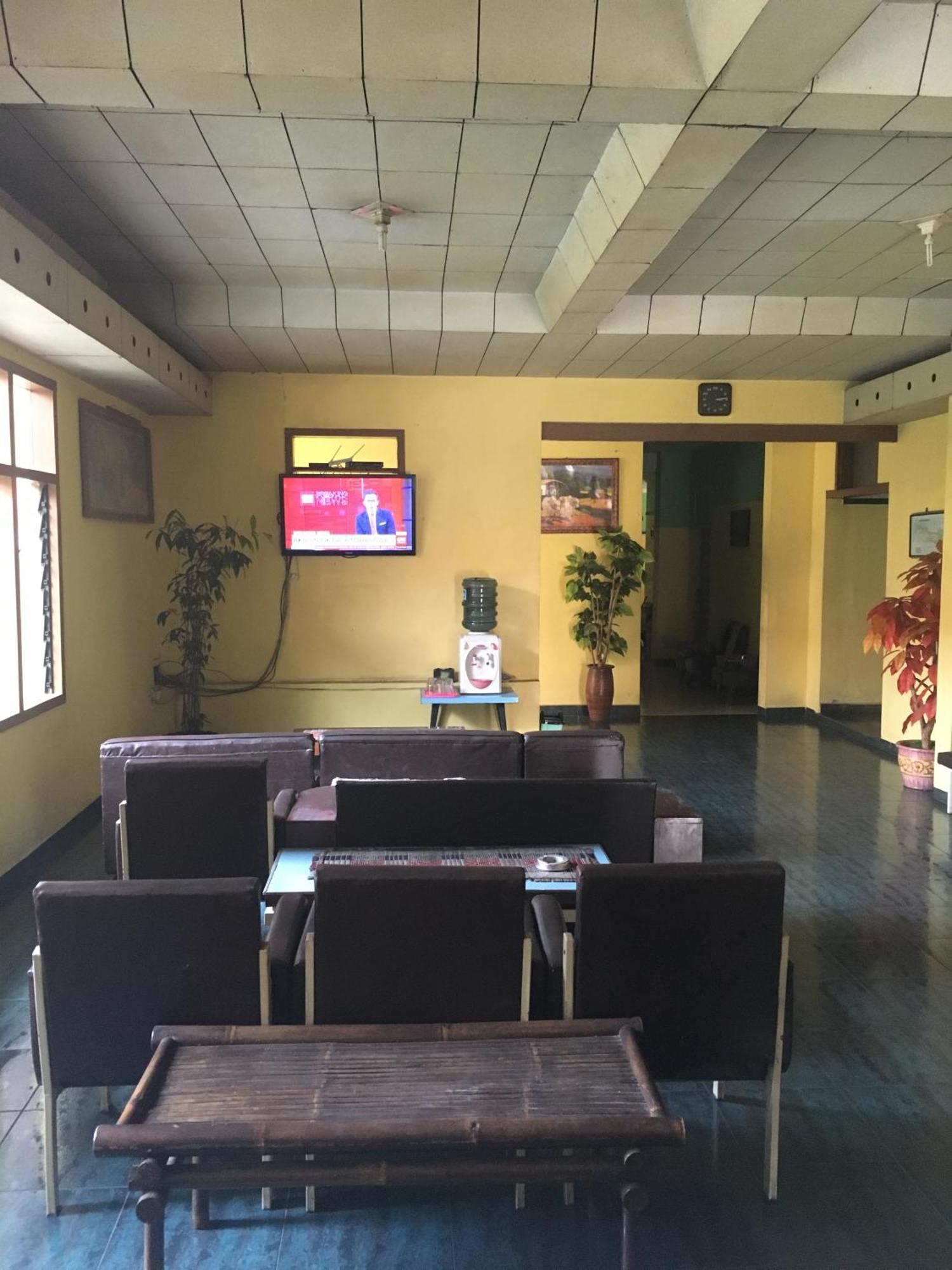 Oyo Life 1708 Hotel Budi Famili 1 Syariah Ciamis Экстерьер фото